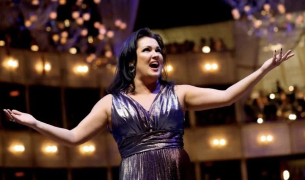 New York Metropolitan Operası, Rus soprano Anna Netrebko’nun görevine son verdi