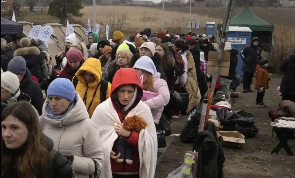 İngiltere’de Ukraynalı mültecilere evlerini açanlara ayda 350 sterlin verilecek