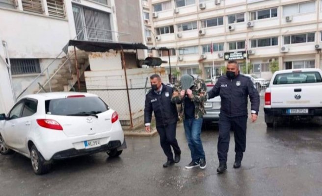 Karakola götürülen zanlı, polisi itip kayıplara karıştı