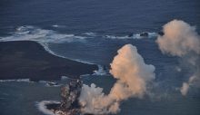 Japonya’da su altı volkanı patladı