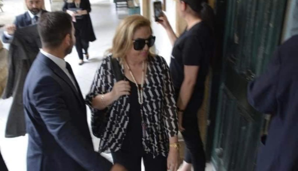 6CFA6953-56F2-45B8-B429-BBAEDE7CA1A3