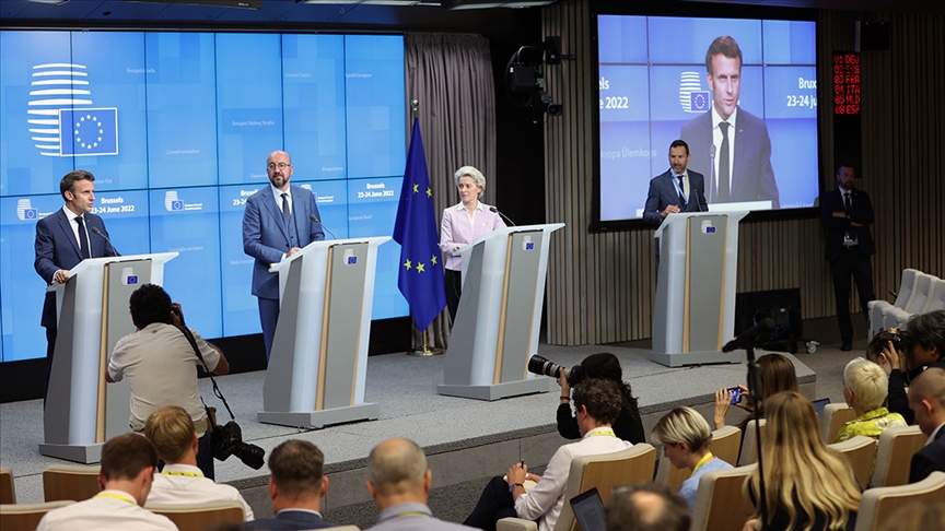 AB liderlerinden Ukrayna ve Moldova’ya “aday ülke” statüsü kararı
