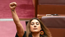 Avustralya yerlisi senatör Lidia Thorpe, meclis yemininde Kraliçe 2. Elizabeth için ‘sömürgeci’ ifadesini kullandı