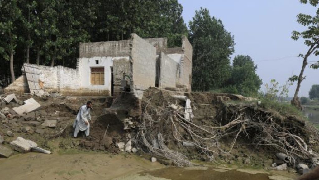 Pakistan’ın Sindh eyaletinde okulların yüzde 40’ı sel sonucu yıkıldı