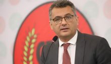 Tufan Erhürman: “Arıklı, Ünsal’ın ‘uydurma hadisler’ yaptığını söylüyor; ama Ünsal’ı vicdanı ile baş başa bırakıyor”