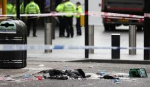 Londra’nın merkezinde iki polis memuru bıçaklandı