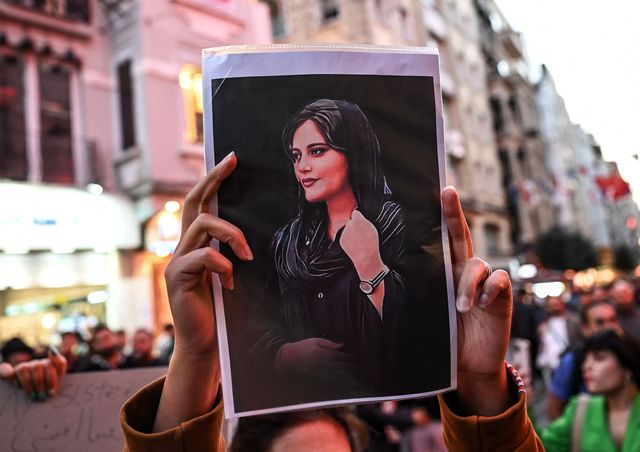 İran’da Mahsa Amini protestoları yayılıyor: En az 17 kişi hayatını kaybetti