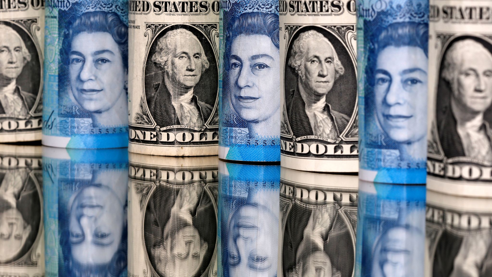 Sterlin türbülansı atlattı