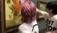 İngiltere’de aktivist bir grup, Van Gogh’un ünlü eserine domates çorbası döktü