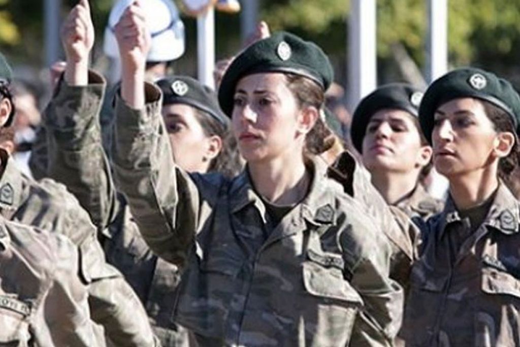 RMMO kadın astsubayları Saray’a yürüdü