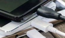 AB, bütün akıllı telefonlara tek tip şarj girişi getiriyor