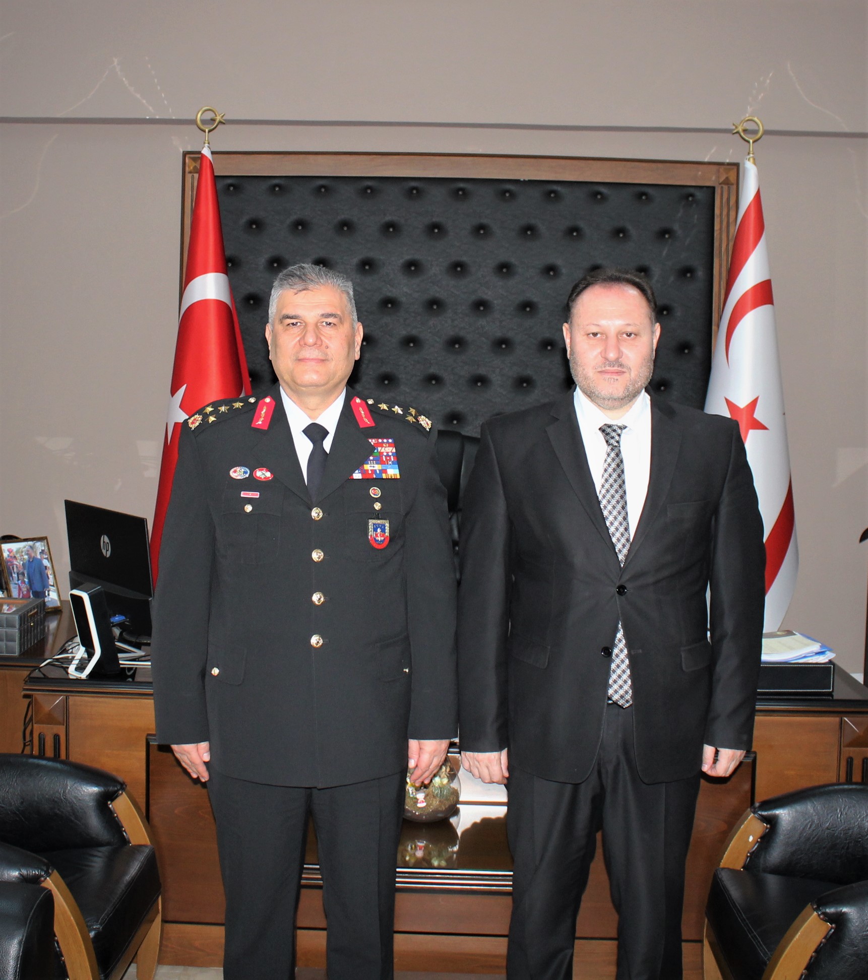 Temaslarda bulunmak için KKTC’ye gelen Orgeneral Çardakcı, İçişleri Bakanı Öztürkler’i ziyaret etti