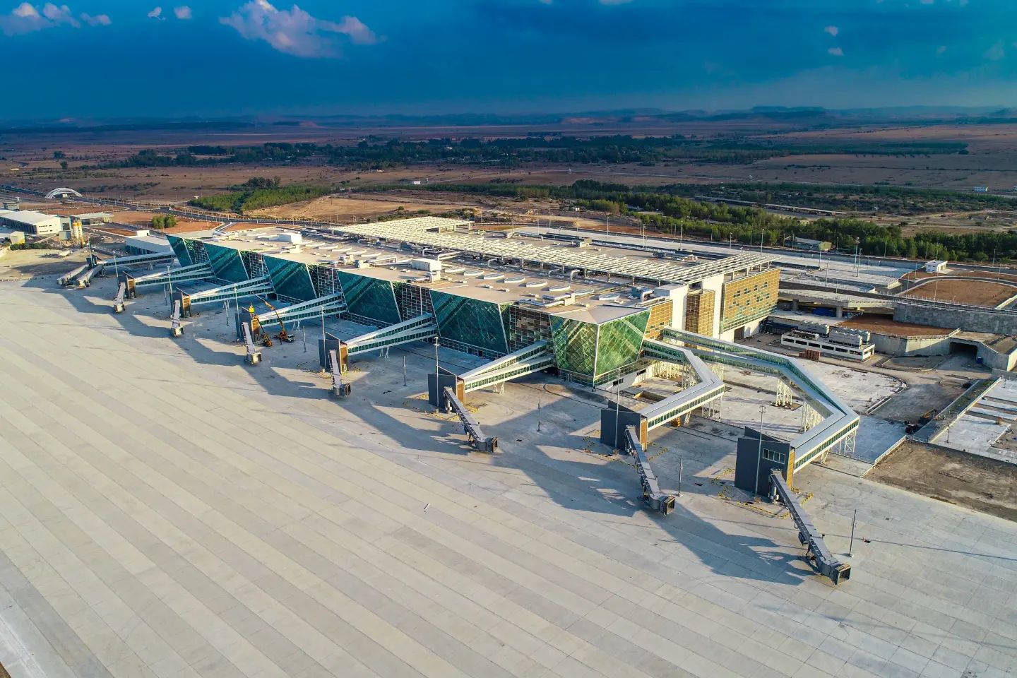 Yeni havalimanının açılış tarihi ertelendi