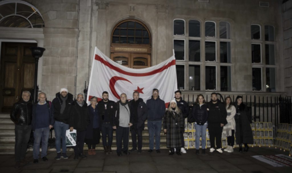 “Kanlı Noel” katliamında hayatını kaybedenler Londra’da anıldı