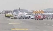 Sabiha Gökçen’e inen yolcu uçağının lastiği patladı