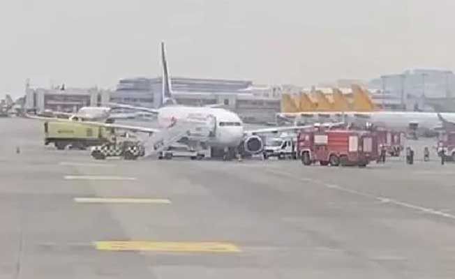 Sabiha Gökçen’e inen yolcu uçağının lastiği patladı