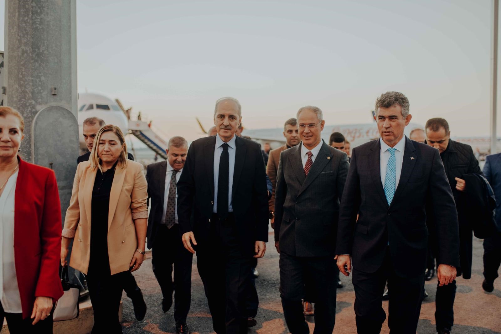 AK Parti ve Yeni Azerbaycan Partisi heyetleri dün gece KKTC’ye geldi
