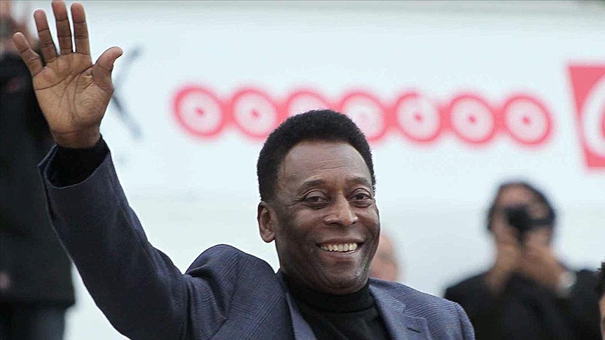 Brezilyalı efsane futbolcu Pele hayatını kaybetti