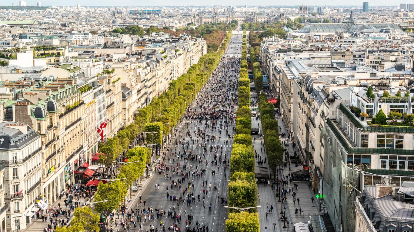 Paris’in turistik caddesi Şanzelize, Fransa-Arjantin final maçı için trafiğe kapatılacak