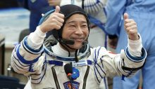 Japon milyarder Maezawa, 2023’teki Ay seyahatinin yolcularını duyurdu
