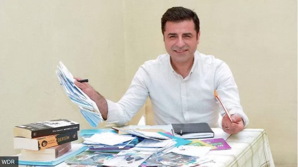 Demirtaş: Erdoğan seçimle geldi seçimle gidecek, sadece 4 ay daha beklememiz gerekecek