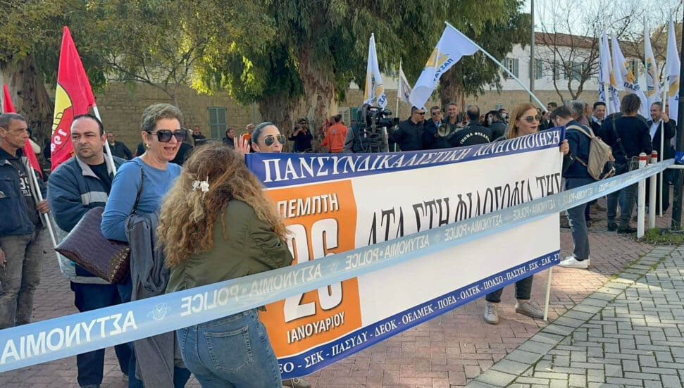 Güney Kıbrıs’ta genel grev: Eşel mobil sisteminin tamamıyla uygulanması talep ediliyor