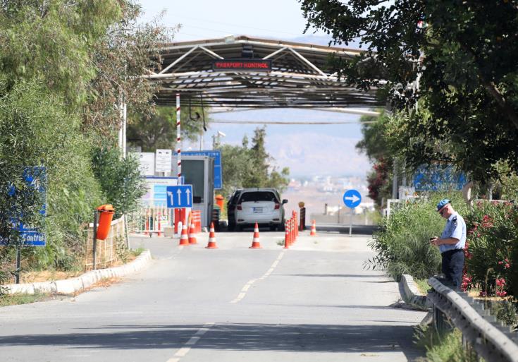 AKEL daha fazla geçiş noktasının açılmasını istiyor