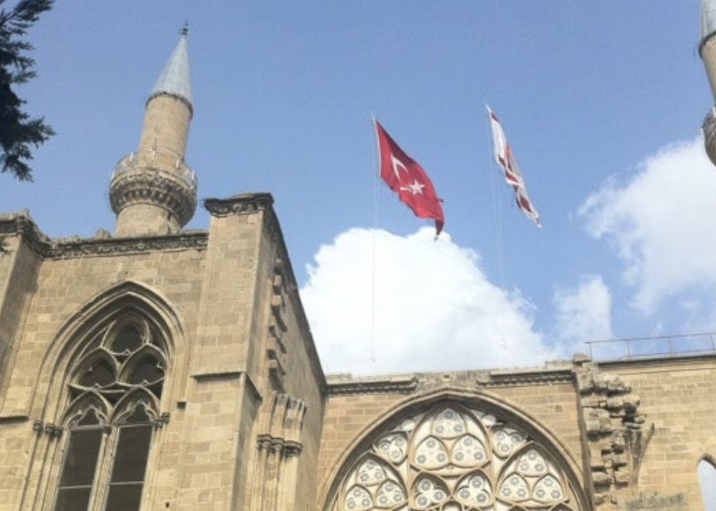 Tüm camilerde cuma günü mevlid-i şerif okutulacak