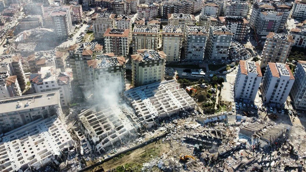 Rönesans Rezidans’ın enkazında ‘yaşam’ belirtisi