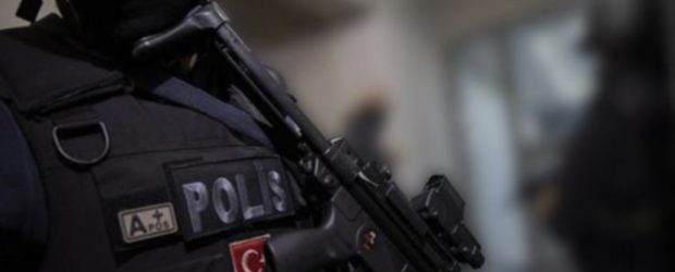 Hatay’da yağma ve hırsızlık yaptığı belirlenen 10 şüpheli yakalandı