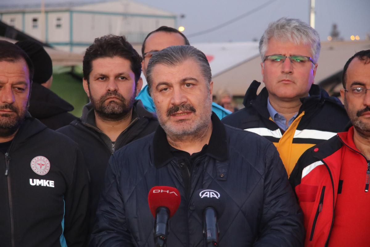 Fahrettin Koca: Deprem bölgesinde bir suçiçeği vakası saptandı