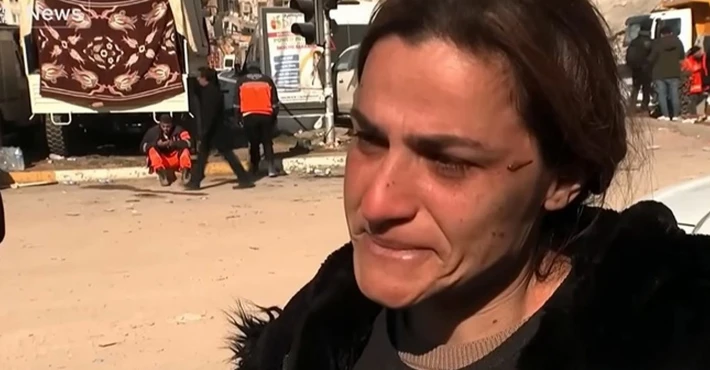 Acılı anne, deprem anını anlattı: “Çıktığımda herkesi hep dışarıda bulacağım diye bekliyordum”