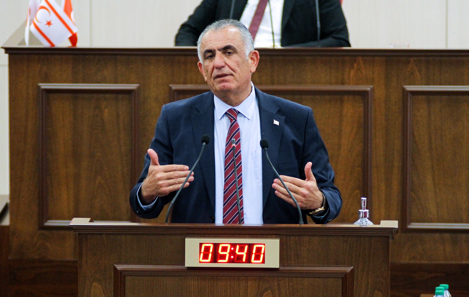 “Öğretmenler hangi madde ile ilgili şikayetleri olduğunu söylemeleri halinde, hükümet değerlendirmeye hazır”