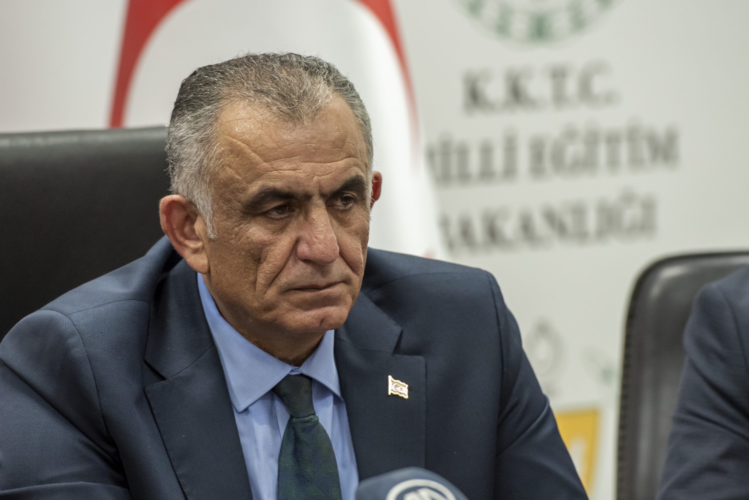 Çavuṣoğlu: A/B Öğretmenler Değişiklik Yasa Maddesi’ni geri çekeceğim