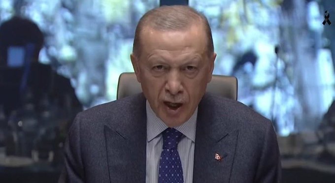 Erdoğan, deprem bölgesinde kendisine yönelik hakaretler nedeniyle açılan soruşturmalarda şikayetinden vazgeçti