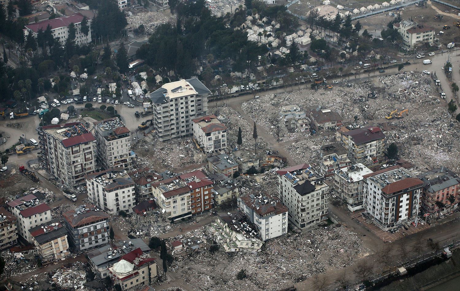 Depremlerde yıkılan binalarla ilgili soruşturmalarda 171 kişi tutuklandı