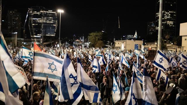 İsrail’de Netanyahu hükümeti tartışmalı yargı düzenlemesinden geri adım atmıyor