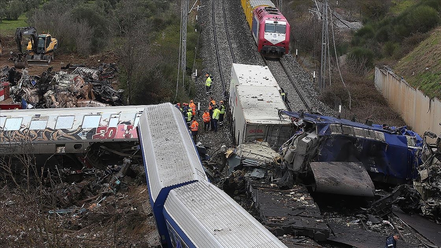 Yunanistan’daki tren kazasında hayatını kaybedenlerin sayısı 57’ye yükseldi