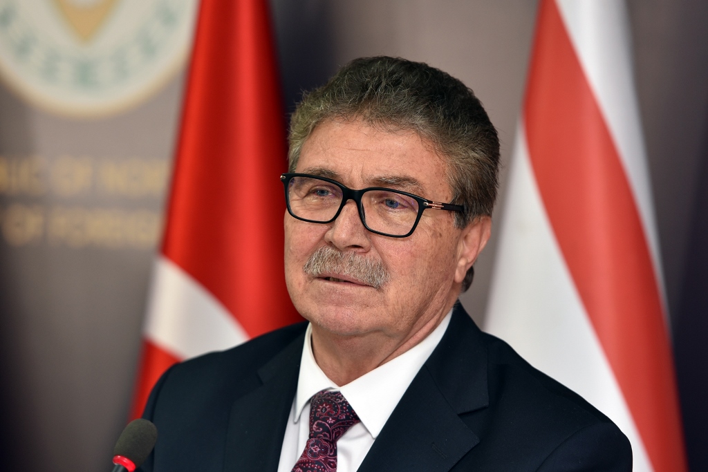 “Halkımızın ihtiyaç duyduğu tüm alanlarda çalışmalarımızı sürdürüyoruz”