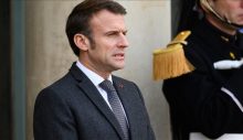 Fransa Cumhurbaşkanı Macron, emeklilik reformu sonrası ilk gezisinde yuhalandı