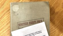 “1984”ün ilk baskısını 65 yıl sonra kütüphaneye iade etti
