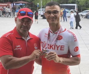 Kıbrıslı Türk bisikletçi Eral Aşina, kendi kategorisinde Türkiye Şampiyonu oldu