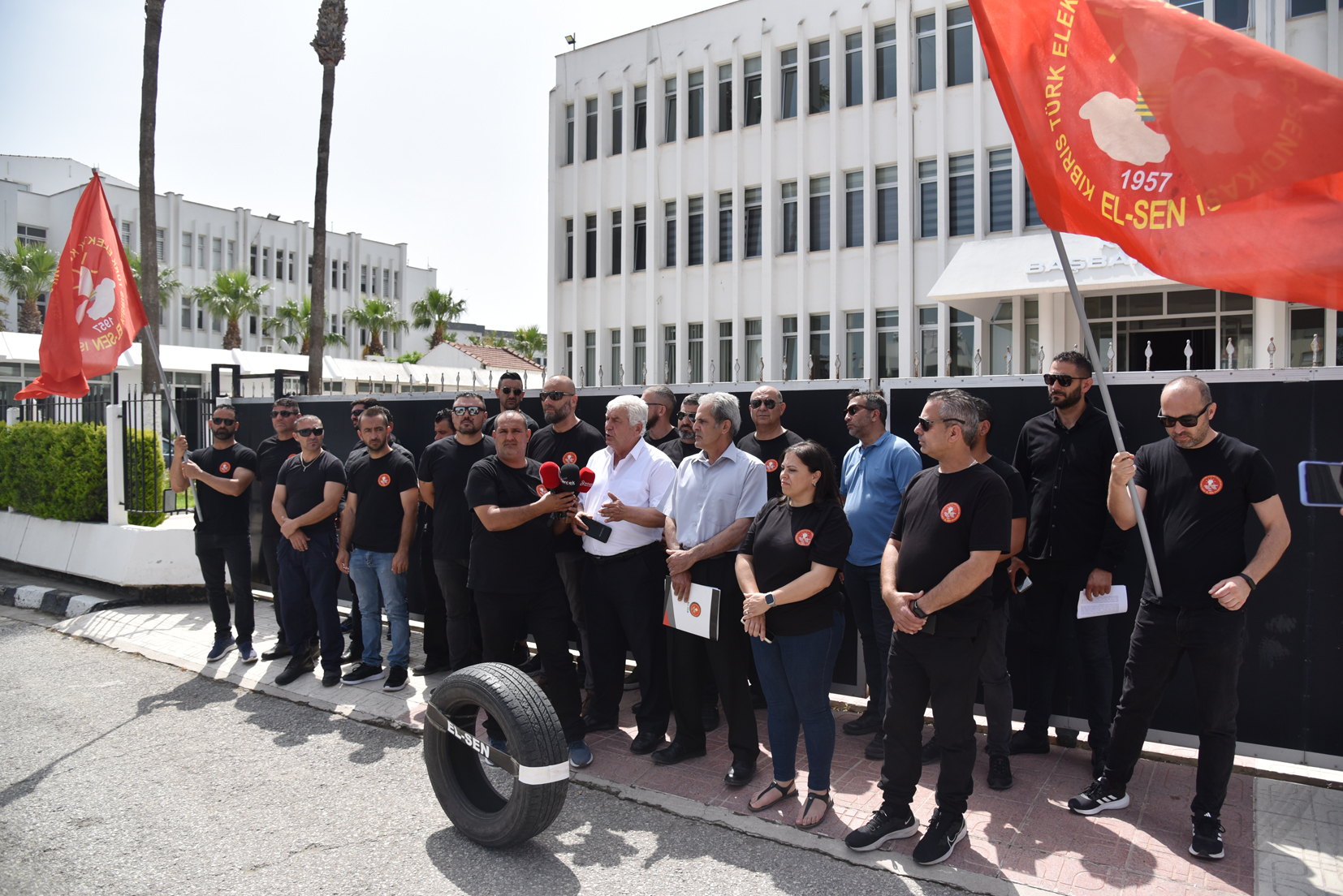 EL-SEN Başbakanlık önünde basın açıklaması yaptı