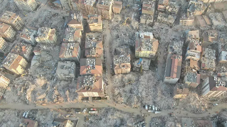 Hacettepe’den deprem raporu: “Elle bile ufalanır”