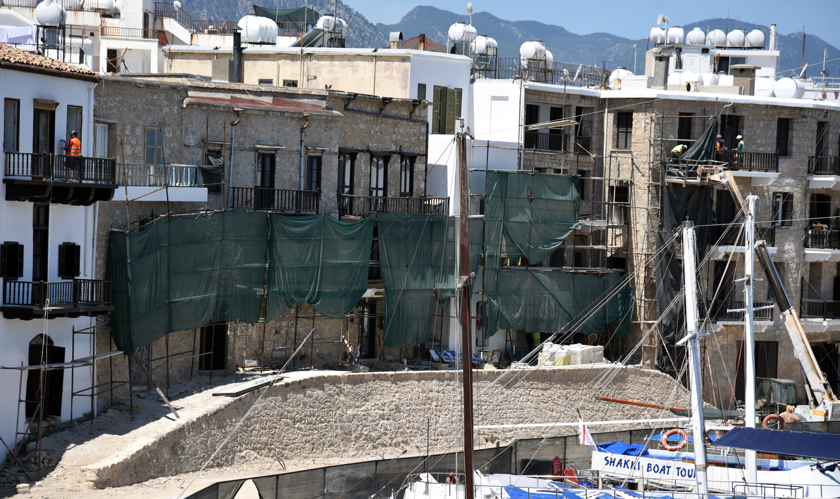 Girne Antik Liman esnaf ve mal sahipleri, restorasyonun tamamlanmasını ve gelir kayıplarının ödenmesini istedi