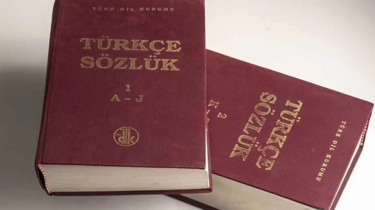 TDK Sözlük: Satıştan kaldırılan yeni baskı neden tartışılıyor?