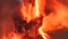 Etna Yanardağı patladı