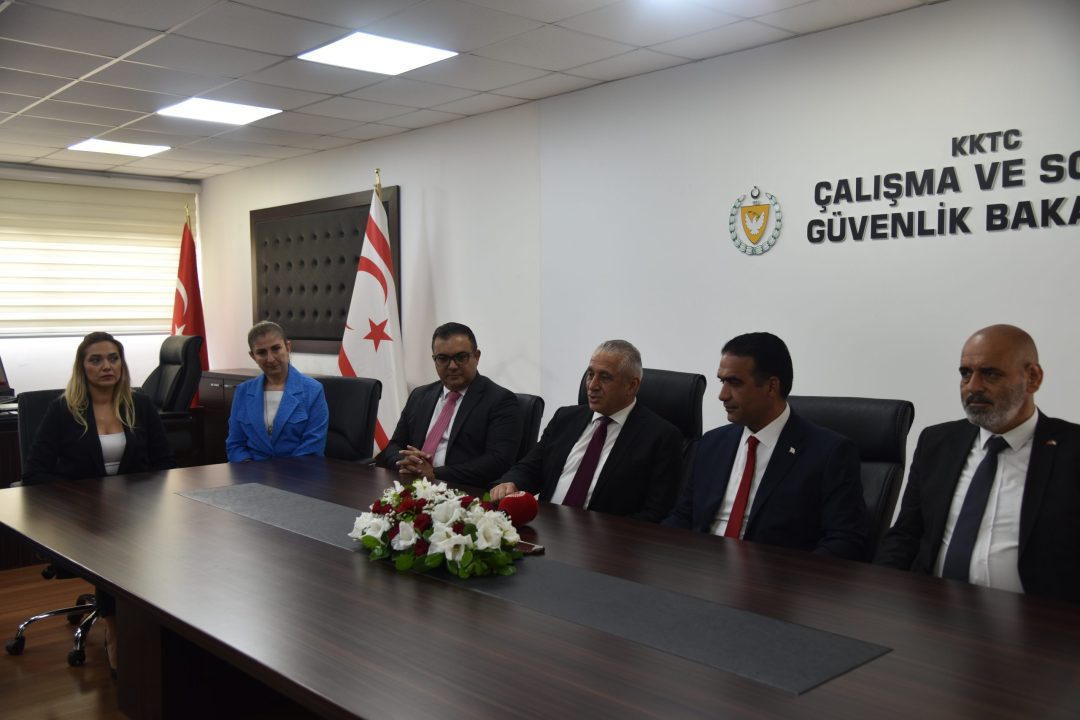 Çalışma ve Sosyal Güvenlik Bakanı Sadık Gardiyanoğlu görevi devraldı