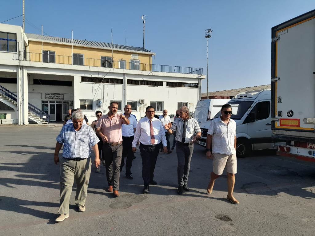 Maliye Bakanı Berova, Gazimağusa Gümrük Dairesi’nde incelemelerde bulundu