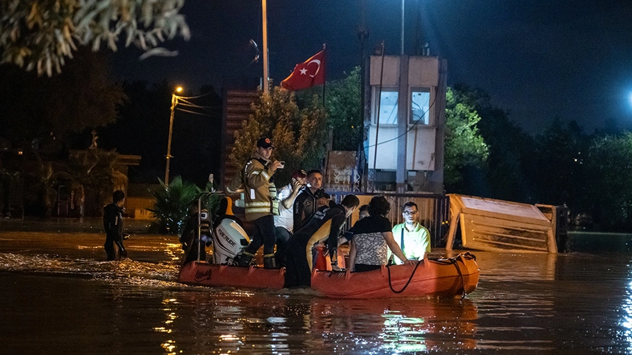 İstanbul’da sel: 2 kişi hayatını kaybetti